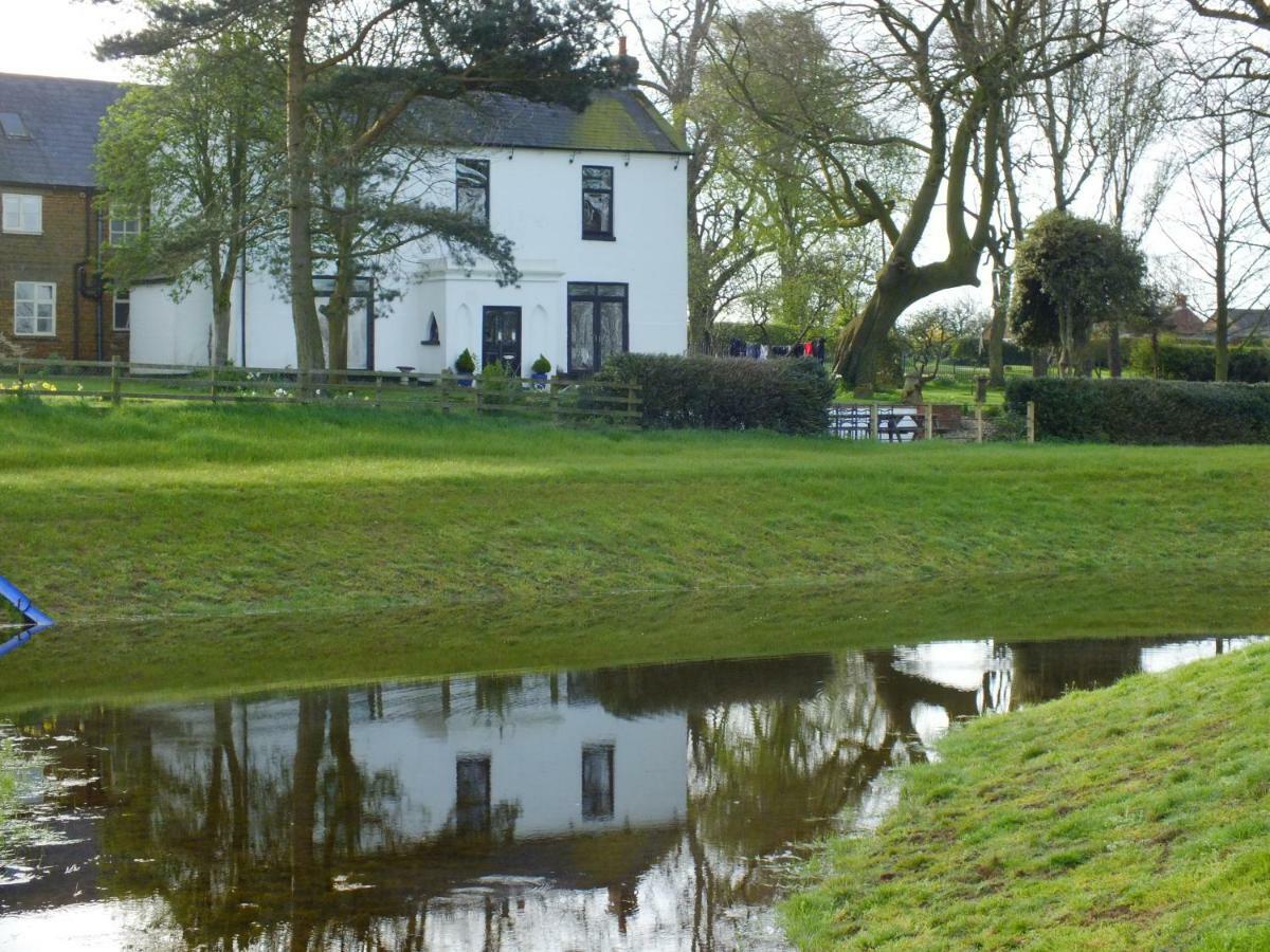 White House Farm Cottages West Haddon Exterior photo